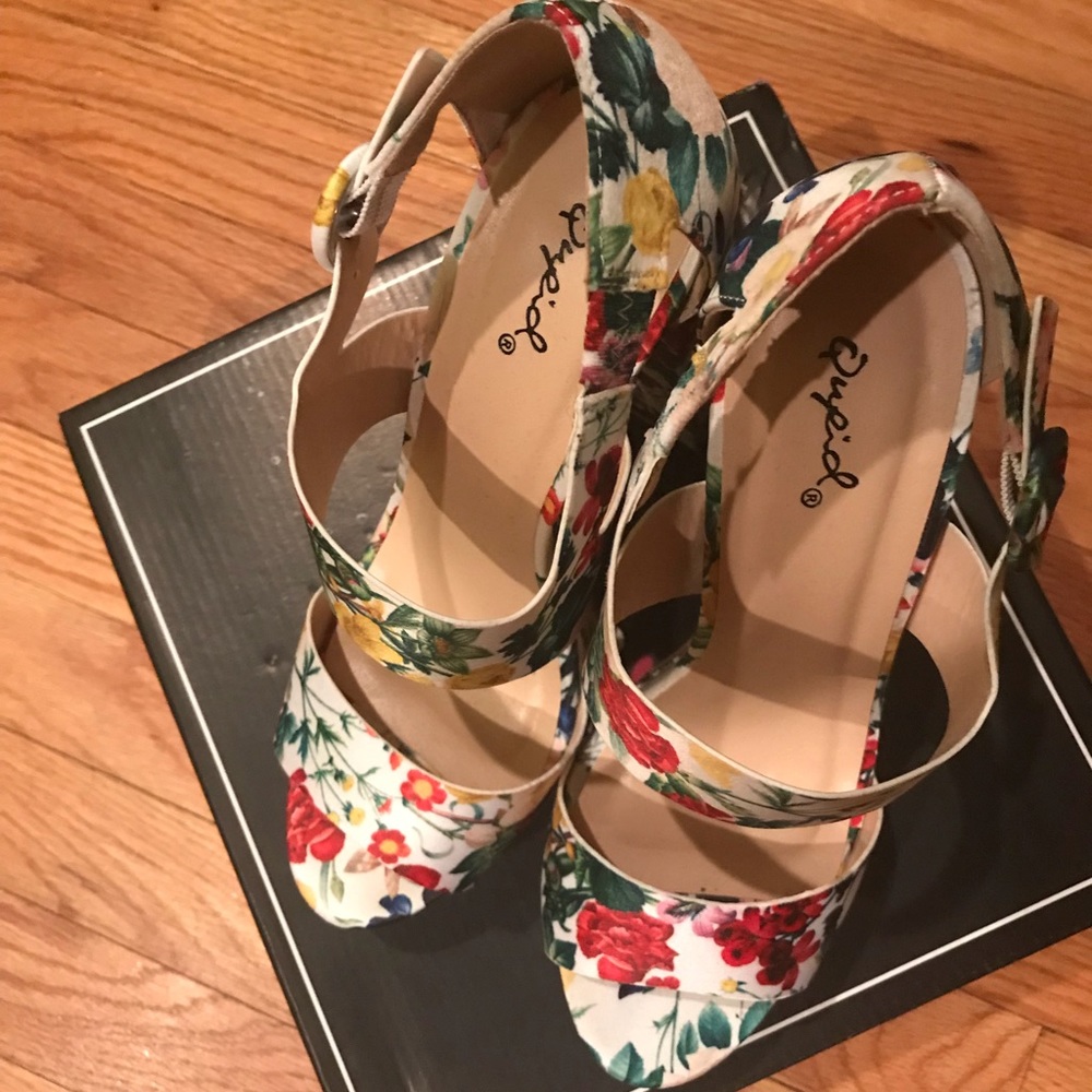 Floral platforms